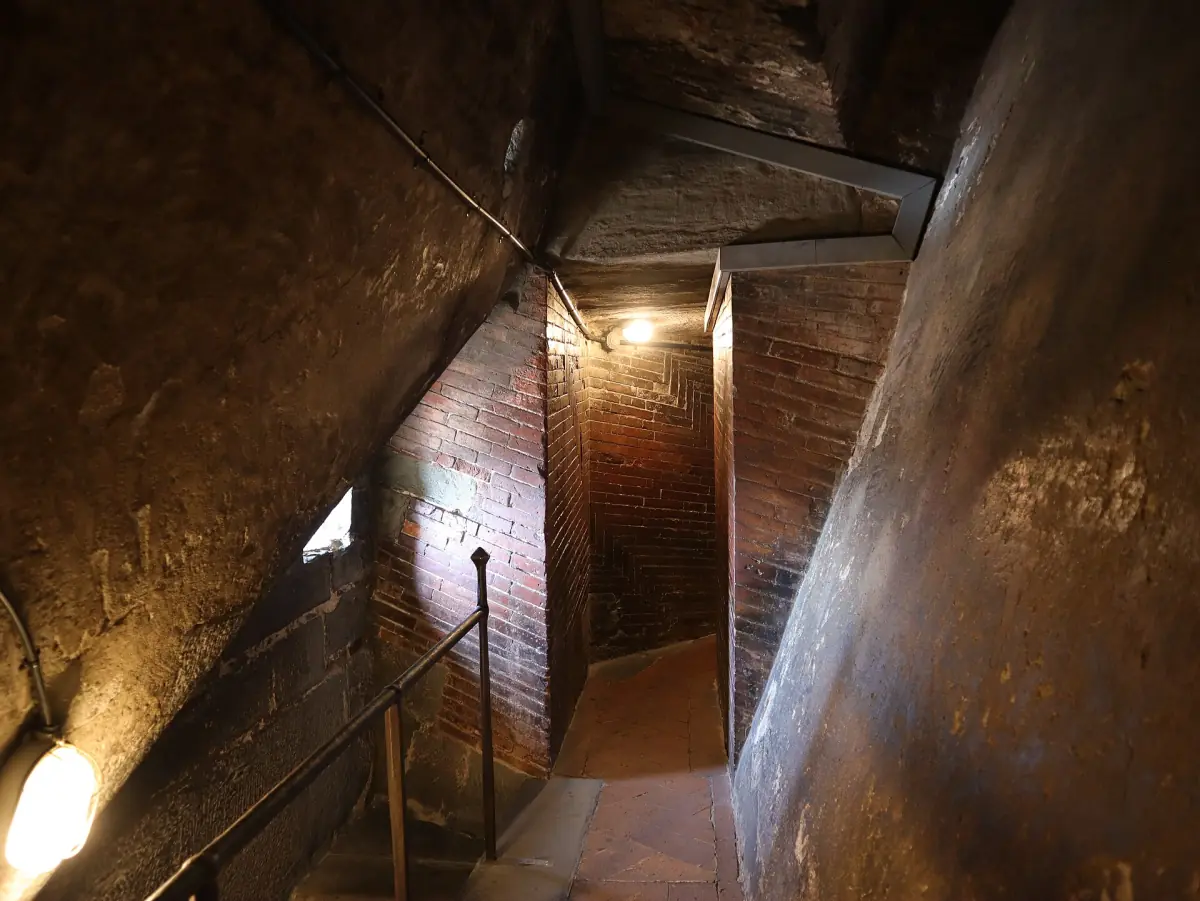Brickwork between the dome shells on the climb